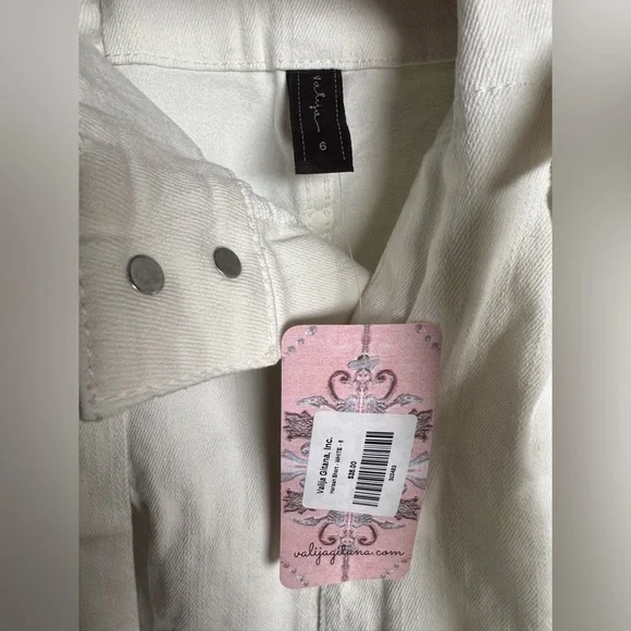 Valija Gitana White Jean Shorts - Picture 3 of 4